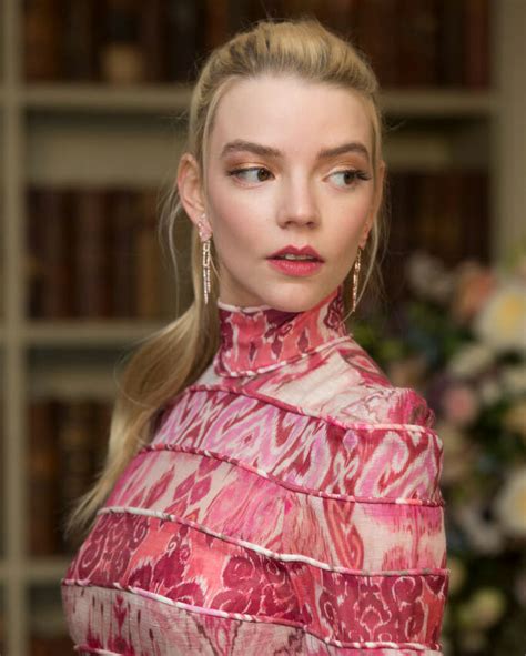 Celebrity Fakes > Images > Celebrity > Anya Taylor Joy